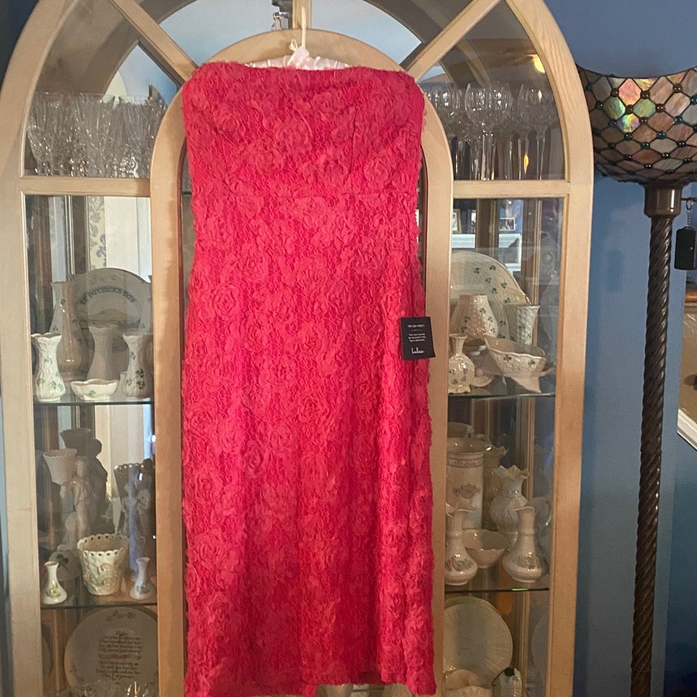Lulus Strapless Fuscia Dress with floral appliqués Womens Large NWT